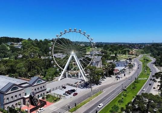 Roda Gigante de Canela e vista das araucárias da serra